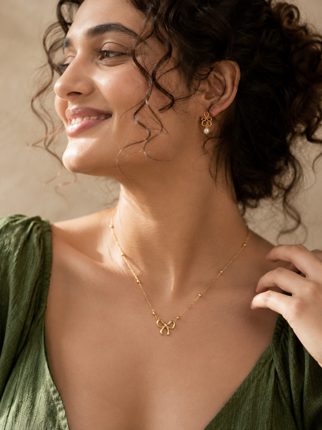 The Bow Charm Gold Necklace