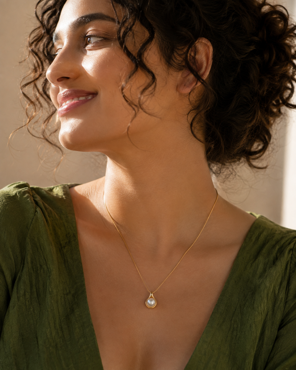 The Pearl Teardrop Necklace