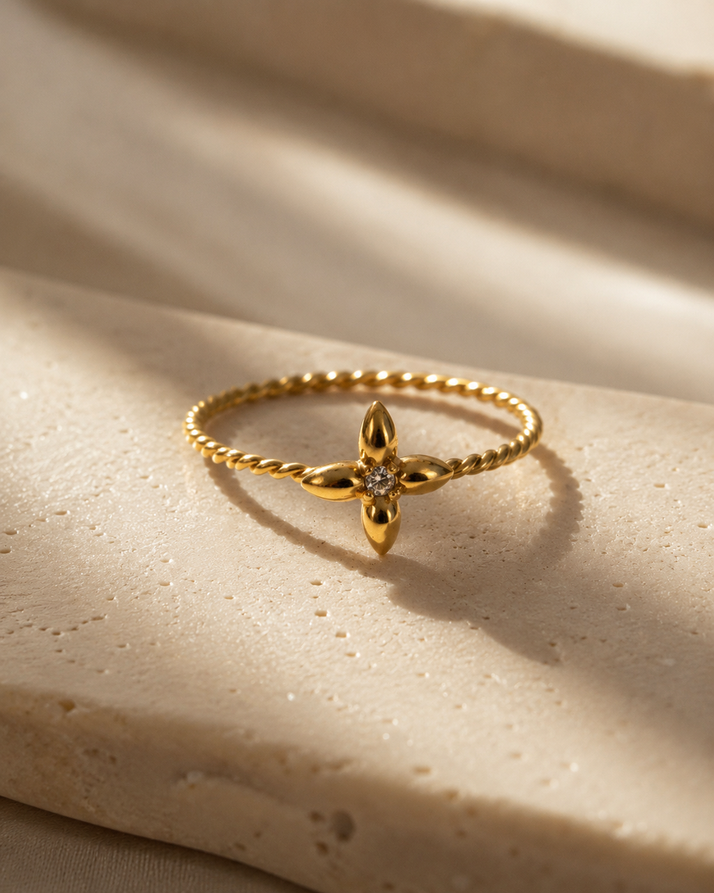 The Élan Floral Gold Ring