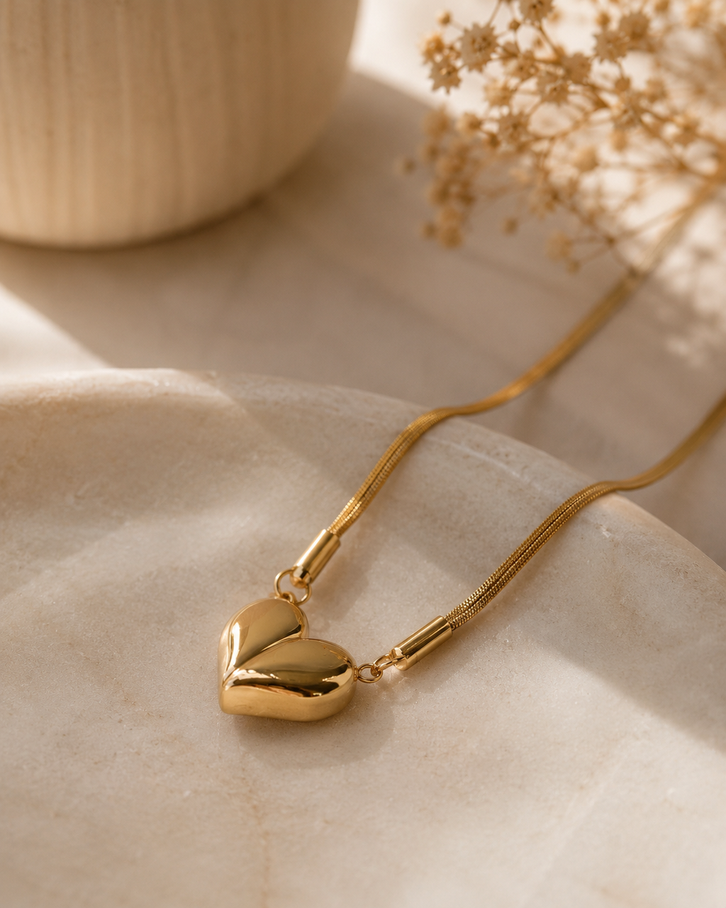 The Heartbound Gold Necklace
