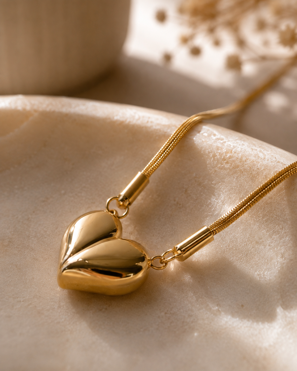 The Heartbound Gold Necklace