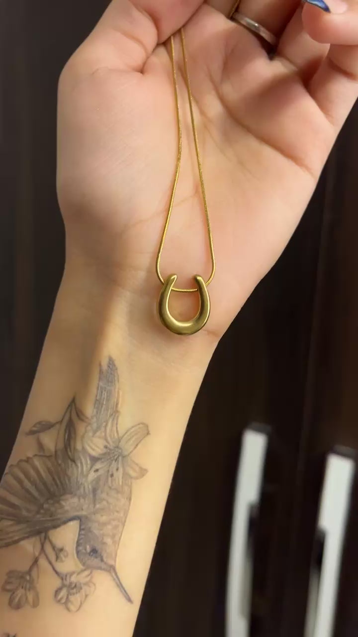 The Aurelia Pendant Necklace