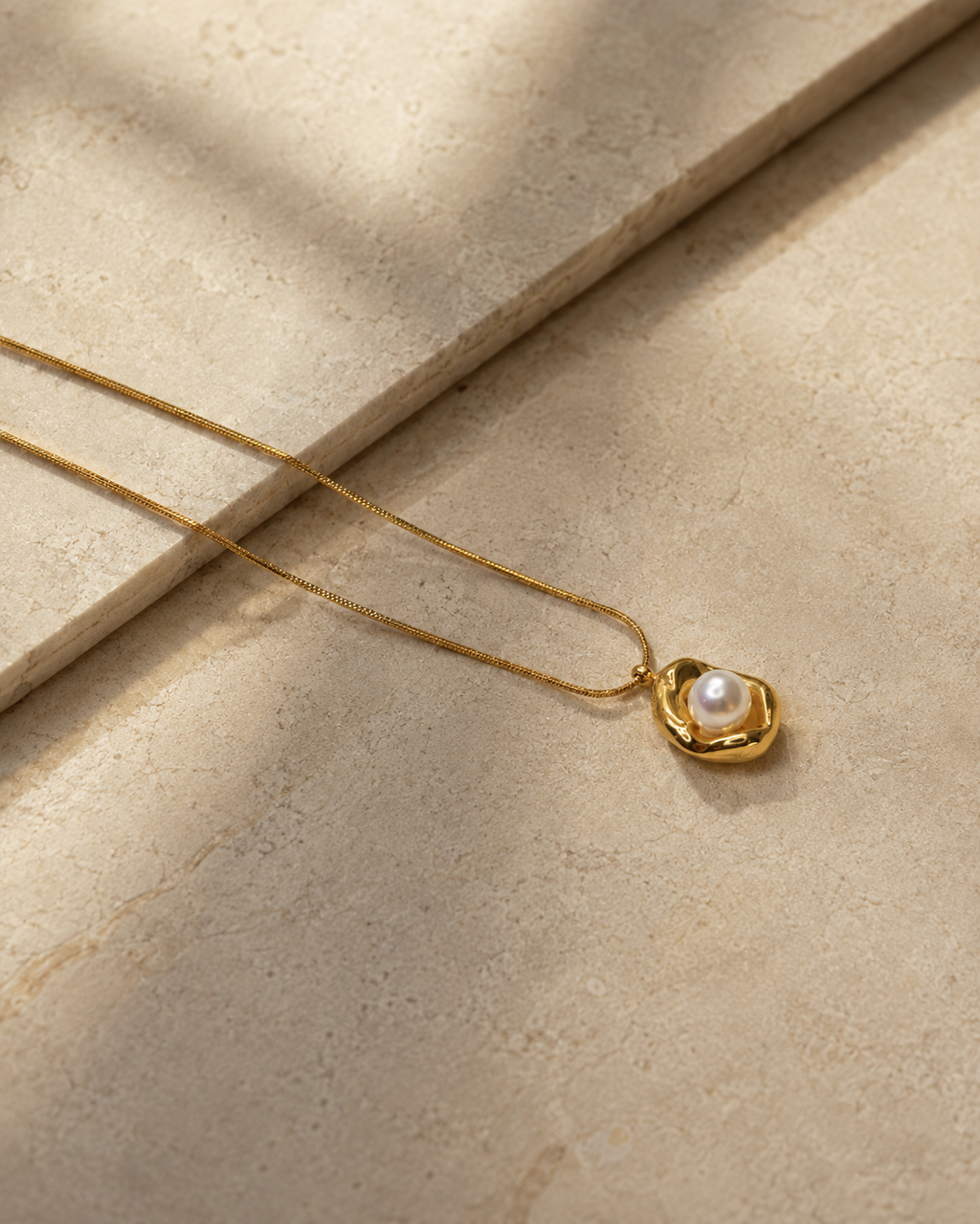 The Pearl Elan Pendant Necklace