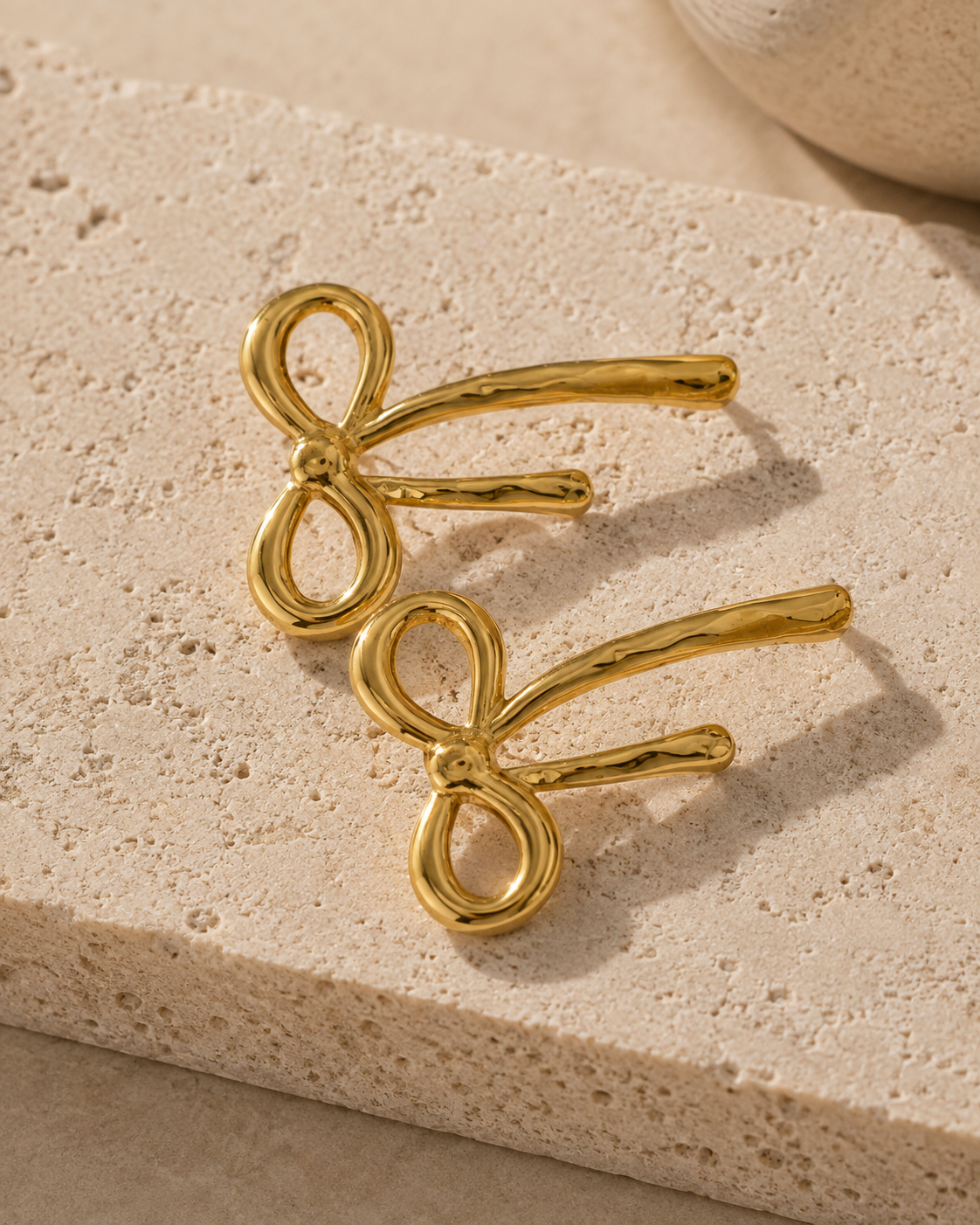 The Pretty Bow Earrings